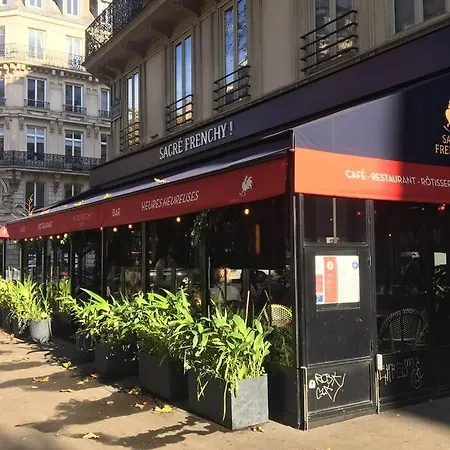 Typical Marais 3 Bedroom - Beaubourg