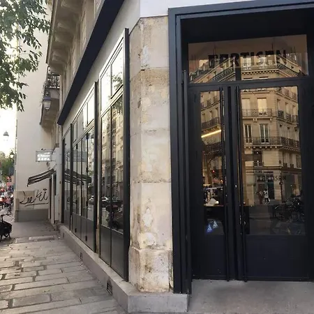 Апартаменты Typical Marais 3 Bedroom - Beaubourg