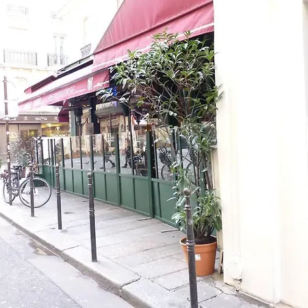 Typical Marais 3 Bedroom - Beaubourg Апартаменты Париж