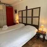 Typical Marais 3 Bedroom - Beaubourg *
