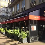 Typical Marais 3 Bedroom - Beaubourg