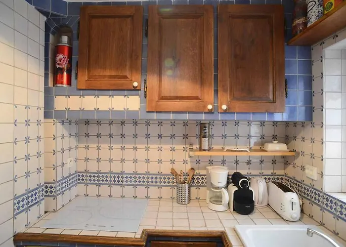 Typical Marais 3 Bedroom - Beaubourg