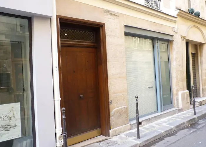 Апартаменты Typical Marais 3 Bedroom - Beaubourg