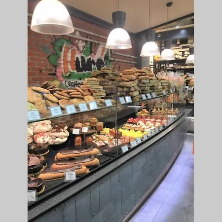 Typical Marais 3 Bedroom - Beaubourg *